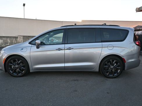 Used 2020 Chrysler Pacifica Limited w/ Quick Oder Package 2EV RED-S image 7