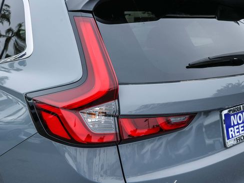 Used 2025 Honda CR-V Sport image 8