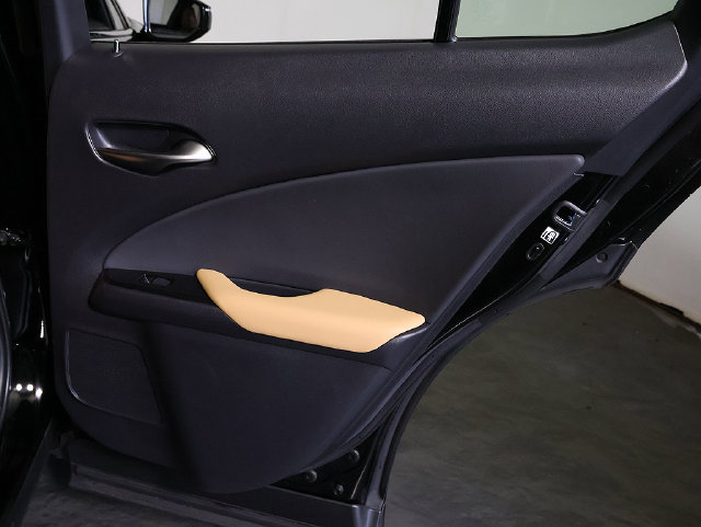 Used 2024 Lexus UX 250h AWD w/ Premium Package image 28