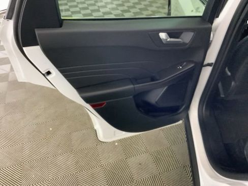 Used 2025 Ford Escape SE FWD image 28