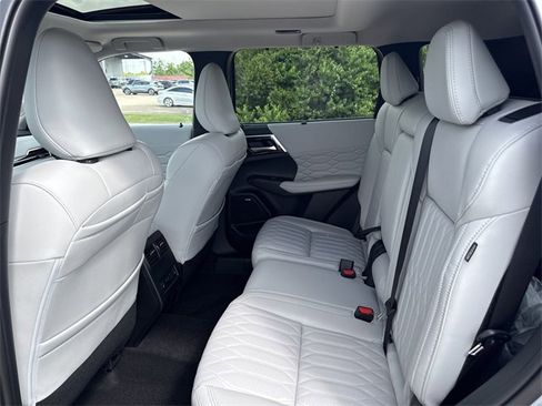 New 2025 Mitsubishi Outlander SEL image 22