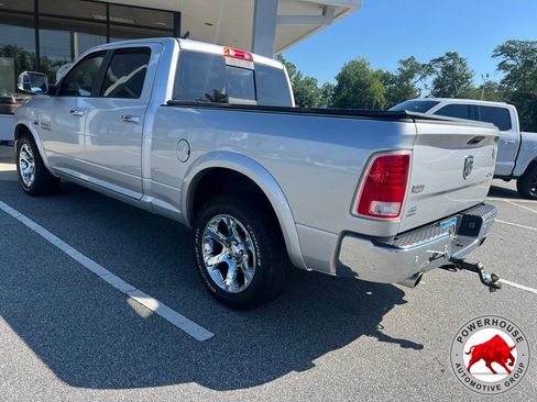 Used 2017 RAM 1500 Laramie w/ Convenience Group AWD/4WD image 6