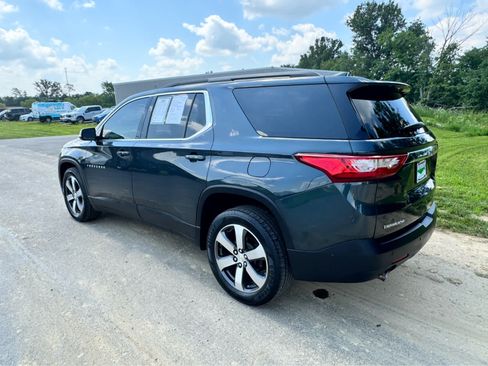 Used 2019 Chevrolet Traverse LT w/ LT Premium Package FWD image 3