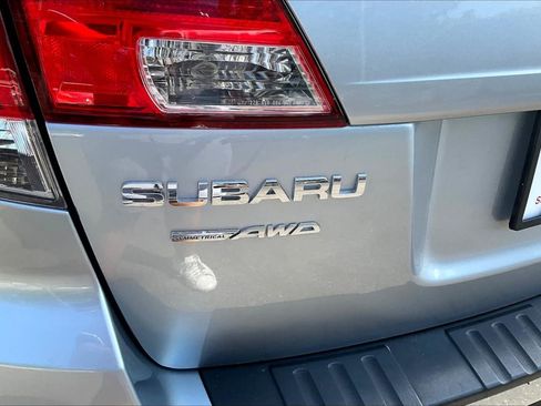 Used 2013 Subaru Outback 2.5i Premium AWD/4WD image 23