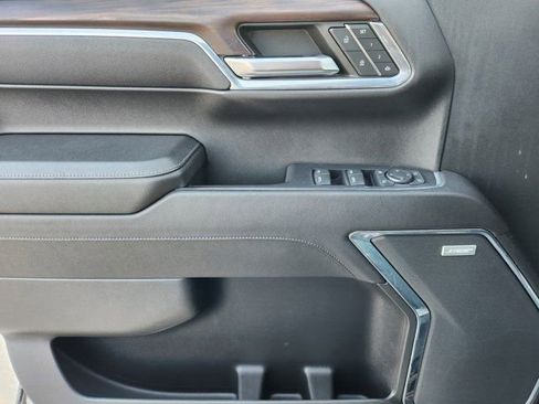 Used 2023 GMC Sierra 1500 SLT image 26