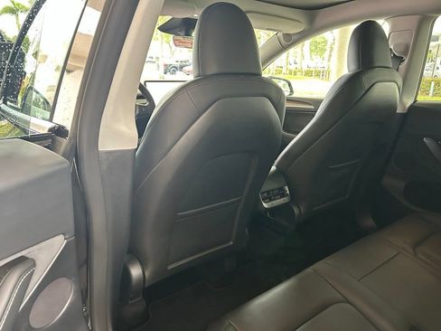 Used 2024 Tesla Model Y Long Range RWD image 34