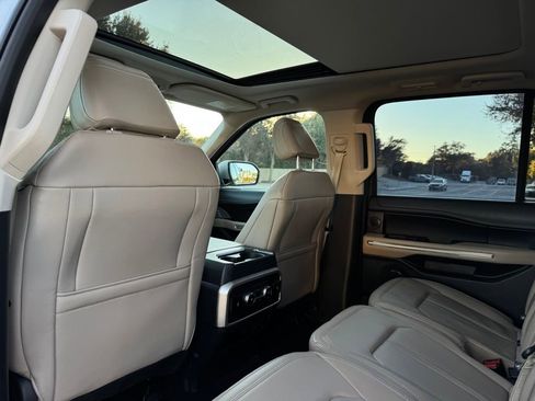 Used 2024 Ford Expedition Max Limited image 19