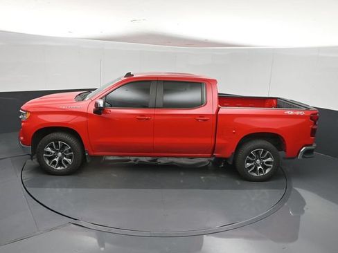 Used 2022 Chevrolet Silverado 1500 LT AWD/4WD image 39
