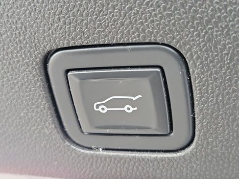 Used 2021 GMC Yukon Denali w/ Denali Premium Package image 37