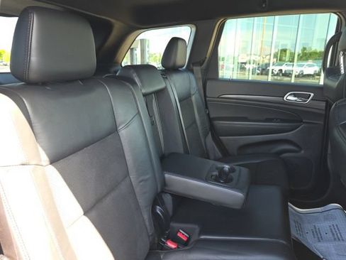 Used 2020 Jeep Grand Cherokee Laredo RWD image 8