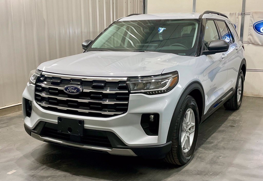 Used 2026 Ford Explorer Active w/ Active Comfort Package RWD image 4