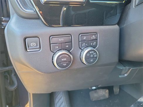 Used 2024 GMC Sierra 1500 SLT image 15