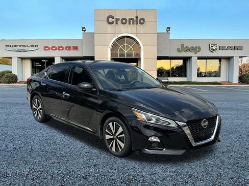 Used 2019 Nissan Altima 2.5 SV FWD image 1
