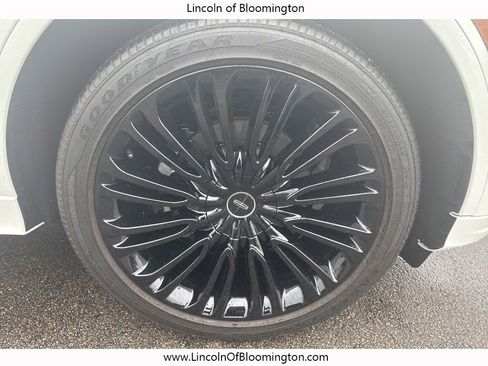Certified 2025 Lincoln Aviator Black Label image 12