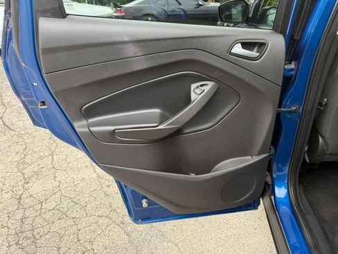 Used 2019 Ford Escape SE w/ Ford Safe & Smart Package AWD/4WD image 11