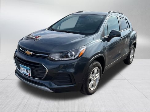 Used 2022 Chevrolet Trax LT w/ LT Convenience Package image 3