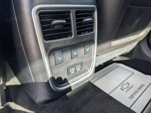 Used 2016 Chrysler 300 C AWD/4WD image 26