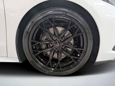 Used 2024 Chevrolet Corvette Stingray Premium Conv RWD image 15