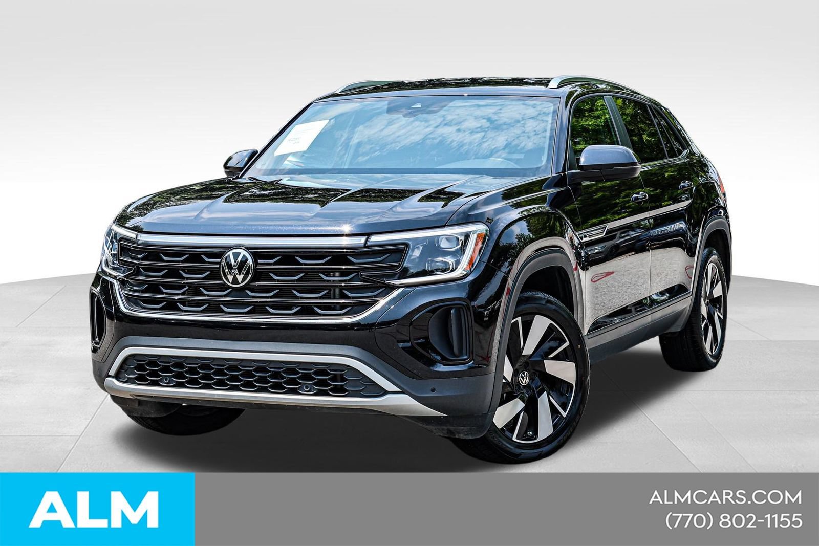 Used 2025 Volkswagen Atlas Cross Sport SE FWD image 1