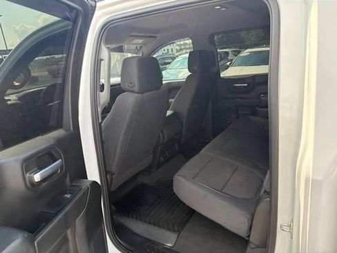 Used 2019 Chevrolet Silverado 1500 Custom Trail Boss w/ Custom Convenience Package AWD/4WD image 16