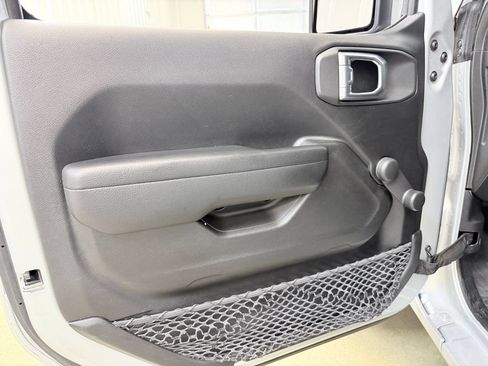 Used 2023 Jeep Wrangler Unlimited Sport AWD/4WD image 8