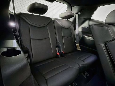 Used 2025 Cadillac XT6 Premium Luxury FWD image 27