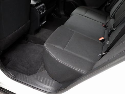 Used 2023 Nissan Rogue S image 26