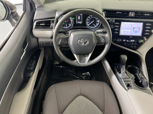Used 2020 Toyota Camry LE image 20