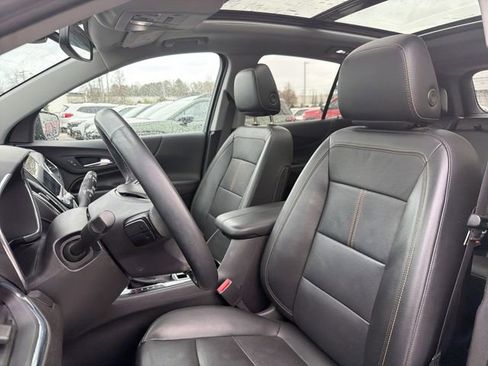Used 2023 Chevrolet Equinox Premier image 12