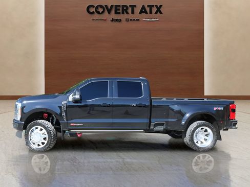 Used 2025 Ford F350 Platinum w/ FX4 Off-Road Package AWD/4WD image 2