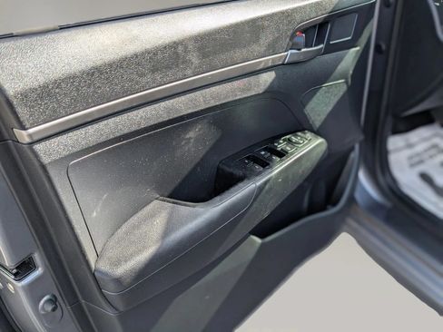 Used 2019 Hyundai Elantra SE w/ Cargo Package FWD image 13