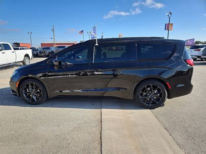 Certified 2024 Chrysler Pacifica Limited w/ S Appearance Package