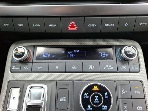 Used 2023 Hyundai Palisade SEL AWD/4WD image 16