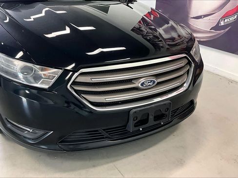 Used 2014 Ford Taurus SEL w/ Equipment Group 201A FWD image 29