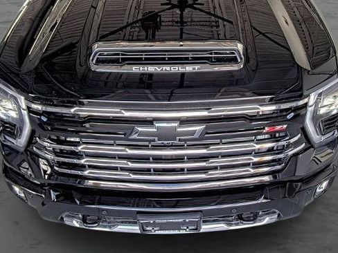 New 2026 Chevrolet Silverado 2500 LT w/ Z71 Chrome Sport Edition AWD/4WD image 16