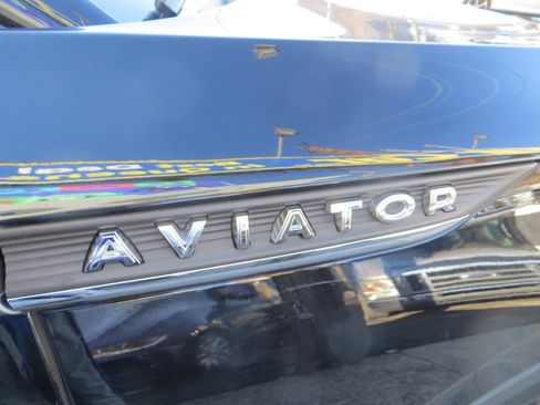 Used 2023 Lincoln Aviator AWD w/ Premium Package image 7