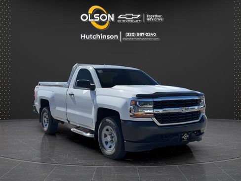 Used 2018 Chevrolet Silverado 1500 W/T w/ Trailering Package image 2