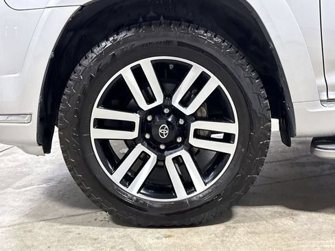 Used 2020 Toyota 4Runner Limited AWD/4WD image 28
