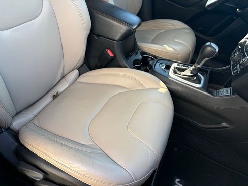 Used 2015 Jeep Cherokee Limited image 26