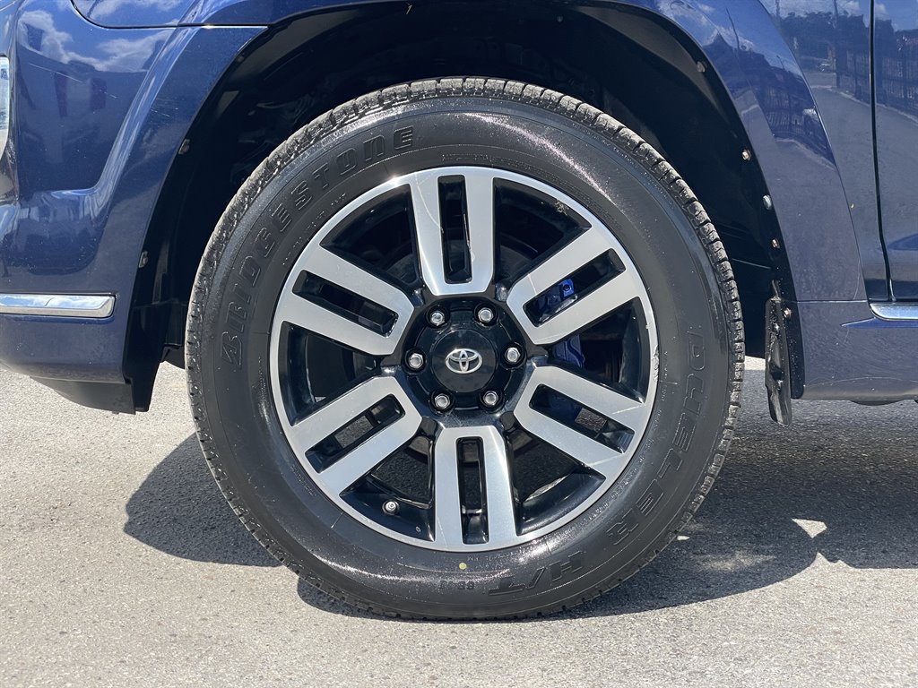 Used 2018 Toyota 4Runner Limited AWD/4WD image 35