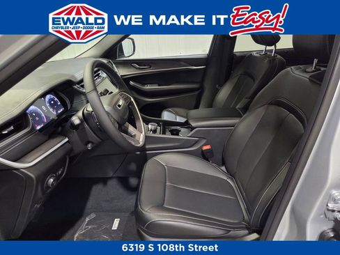 New 2025 Jeep Grand Cherokee L Limited w/ Luxury Tech Group II image 13