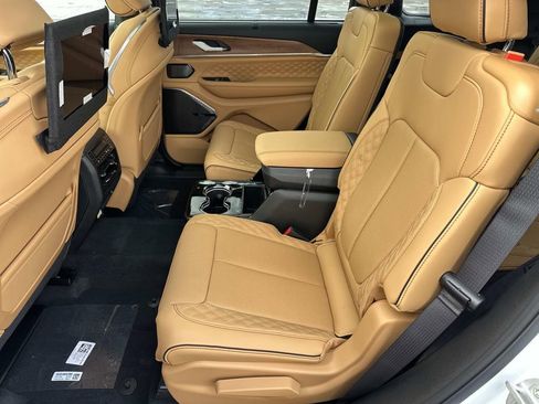 New 2026 Jeep Grand Cherokee L Summit w/ Obsidian Package image 9