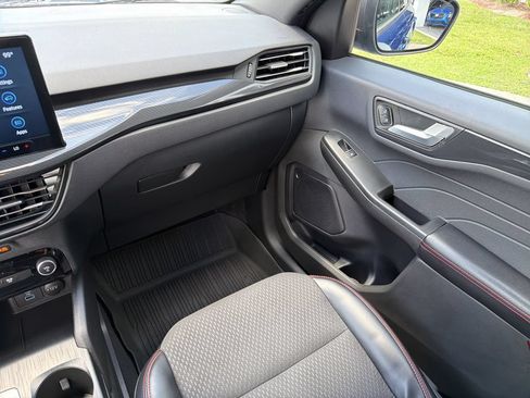 Used 2023 Ford Escape ST-Line w/ Tech Pack #1 FWD image 18