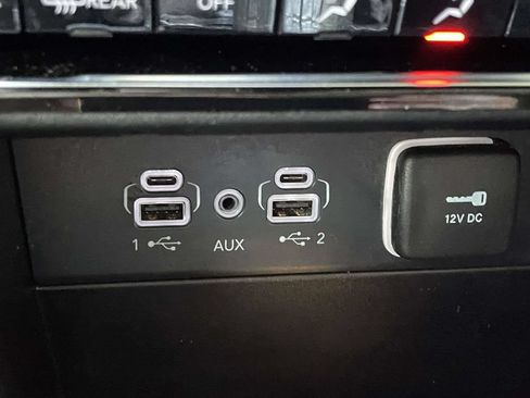 Certified 2023 Jeep Grand Cherokee L Limited AWD/4WD image 44