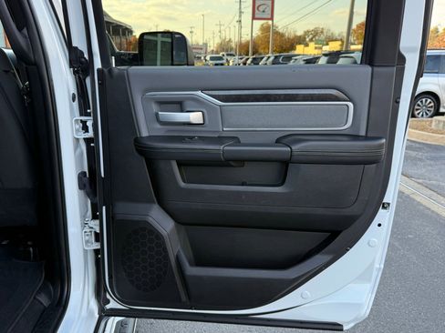 Used 2022 RAM 2500 Big Horn image 33