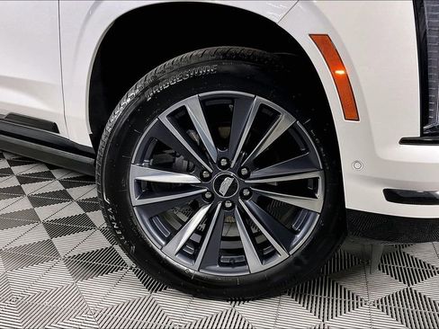 Used 2025 Cadillac Escalade Sport w/ Touring Package image 11