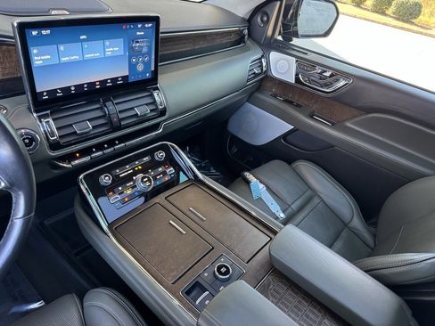 Used 2023 Lincoln Navigator Black Label image 34
