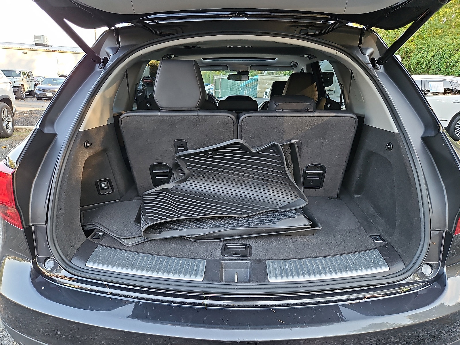 Used 2015 Acura MDX w/ Technology Package AWD/4WD image 32