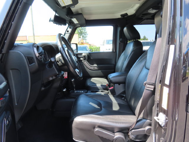 Used 2018 Jeep Wrangler Unlimited Sahara AWD/4WD image 13