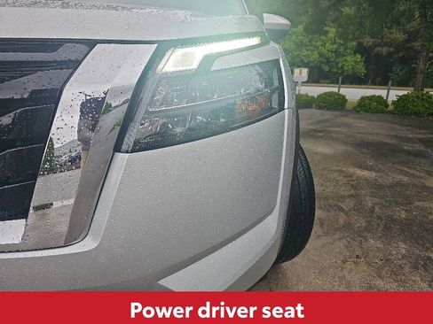 Used 2025 Nissan Pathfinder SV AWD/4WD image 7